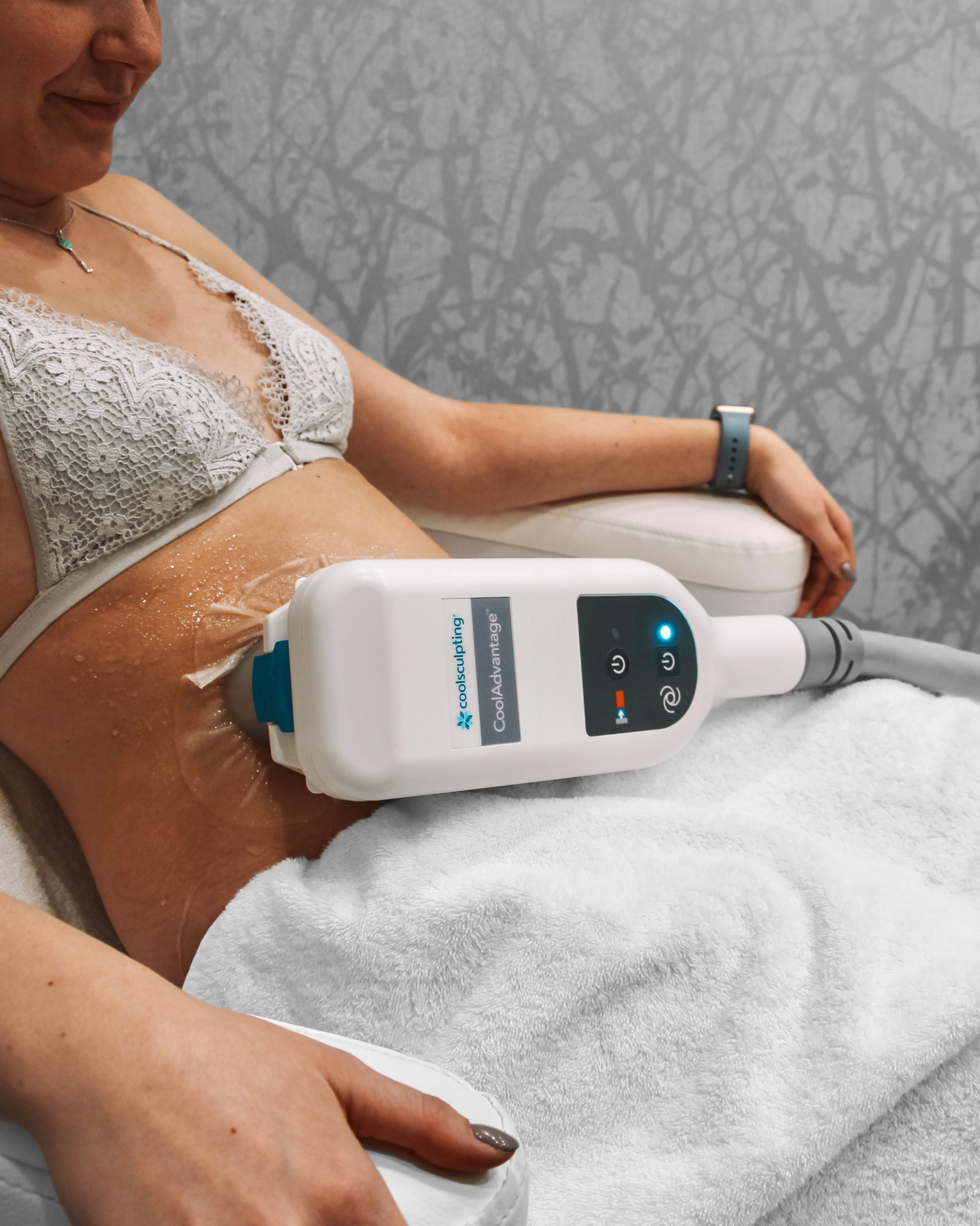 Coolsculpting on a patient